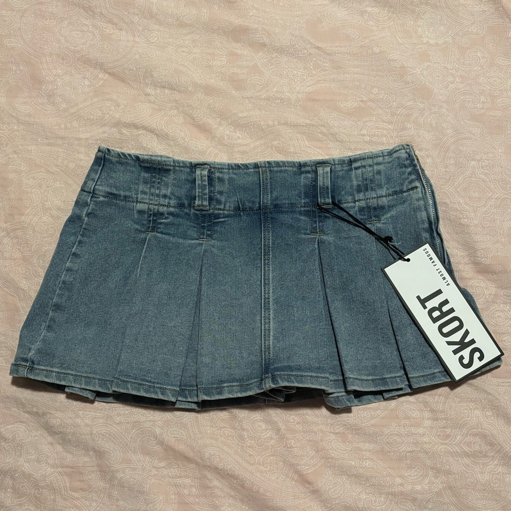 NWT Almost Famous Light Wash Blue Denim Shorts Skort M